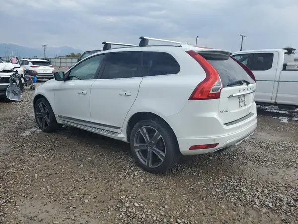 YV449MRR3H2068922 2017 VOLVO XC60 - Image 2