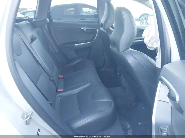 YV449MRR3H2124731 2017 VOLVO XC60 - Image 8