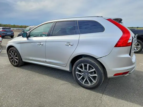 YV449MRR3H2212646 2017 VOLVO XC60 - Image 2