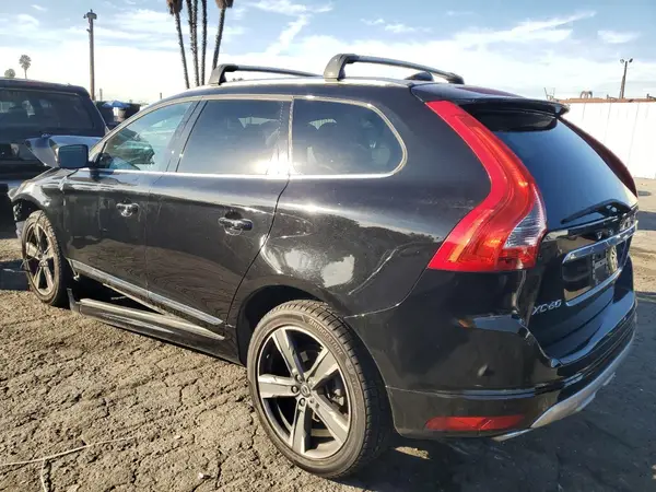 YV449MRR4H2077550 2017 VOLVO XC60 - Image 2