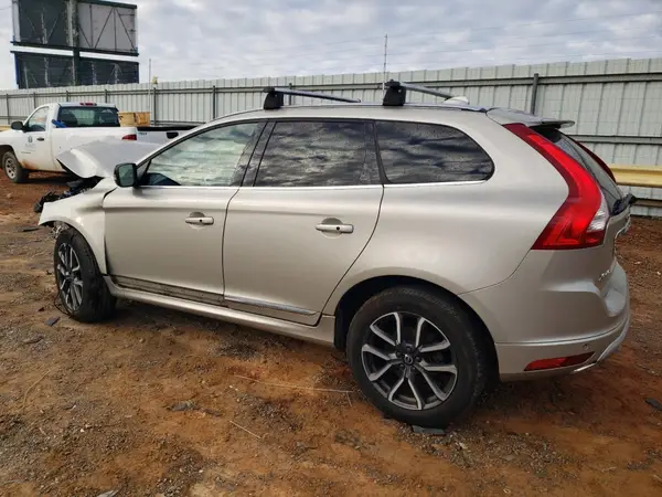 YV449MRR4H2097295 2017 VOLVO XC60 - Image 2