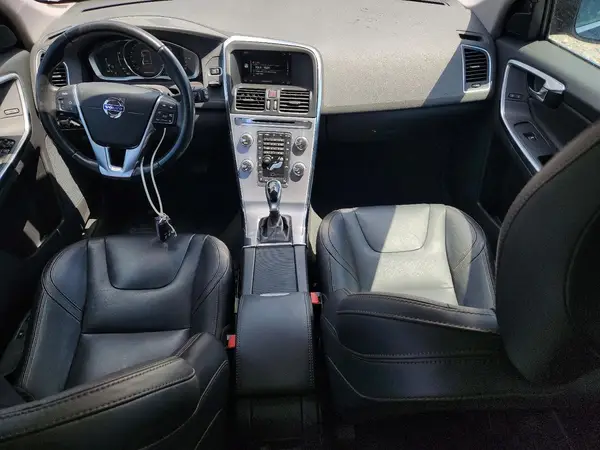 YV449MRR4H2166051 2017 VOLVO XC60 - Image 8