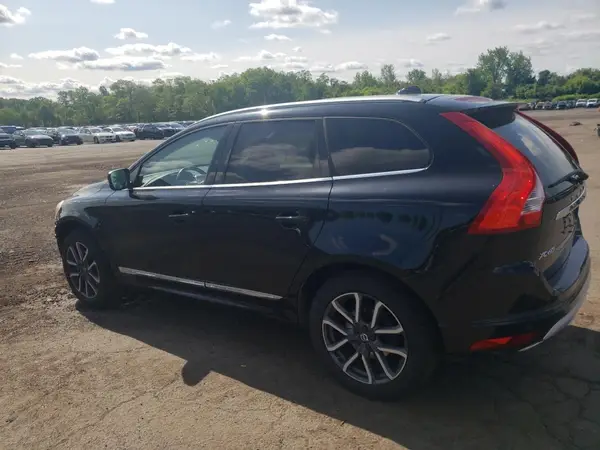 YV449MRR5H2013498 2017 VOLVO XC60 - Image 2