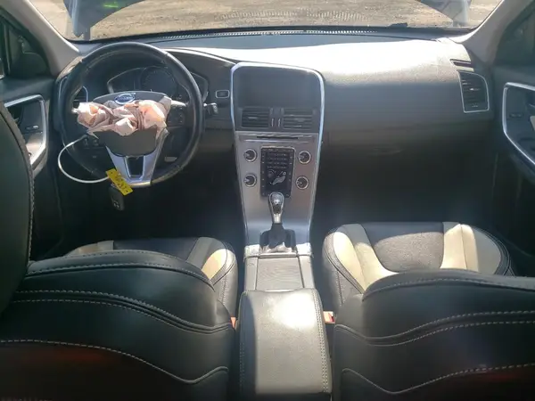 YV449MRR5H2013498 2017 VOLVO XC60 - Image 8