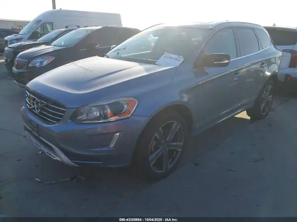 YV449MRR5H2102407 2017 VOLVO XC60 - Image 2