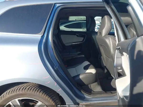 YV449MRR5H2102407 2017 VOLVO XC60 - Image 8