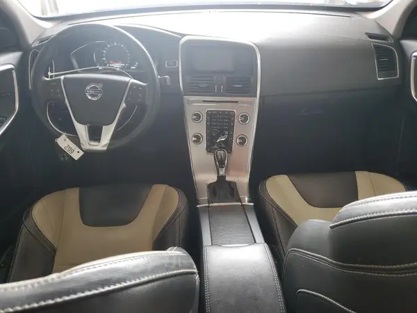 YV449MRR5H2121541 2017 VOLVO XC60 - Image 8