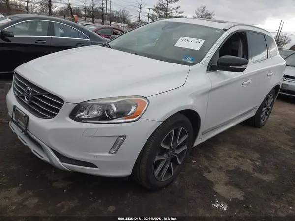 YV449MRR6H2027877 2017 VOLVO XC60 - Image 2
