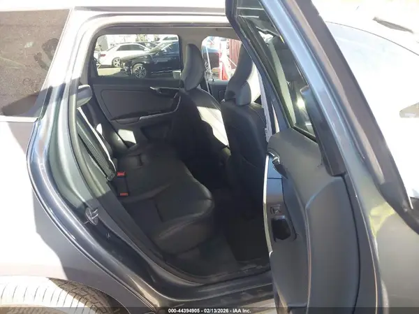 YV449MRR6H2063777 2017 VOLVO XC60 - Image 8