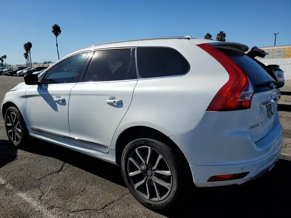 YV449MRR6H2181389 2017 VOLVO XC60 - Image 2