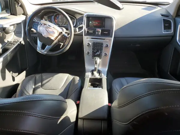 YV449MRR8H2004567 2017 VOLVO XC60 - Image 8