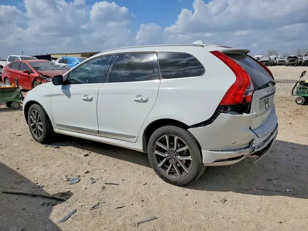 YV449MRR8H2030893 2017 VOLVO XC60 - Image 2