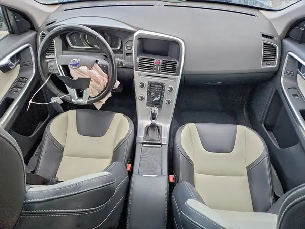 YV449MRR8H2074876 2017 VOLVO XC60 - Image 8