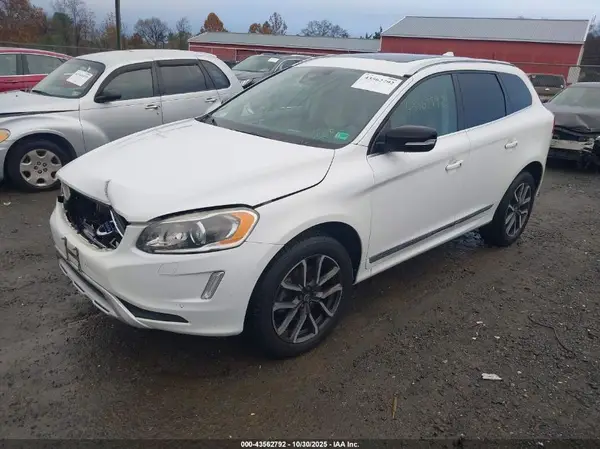 YV449MRR8H2130881 2017 VOLVO XC60 - Image 2