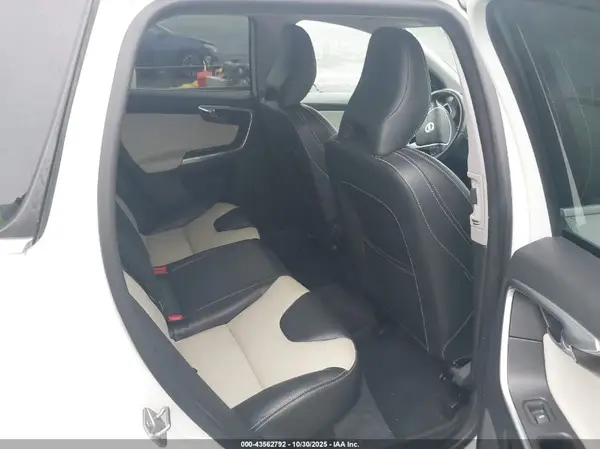 YV449MRR8H2130881 2017 VOLVO XC60 - Image 8