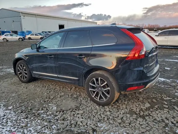 YV449MRR8H2175111 2017 VOLVO XC60 - Image 2