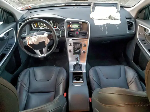 YV449MRR8H2175111 2017 VOLVO XC60 - Image 8