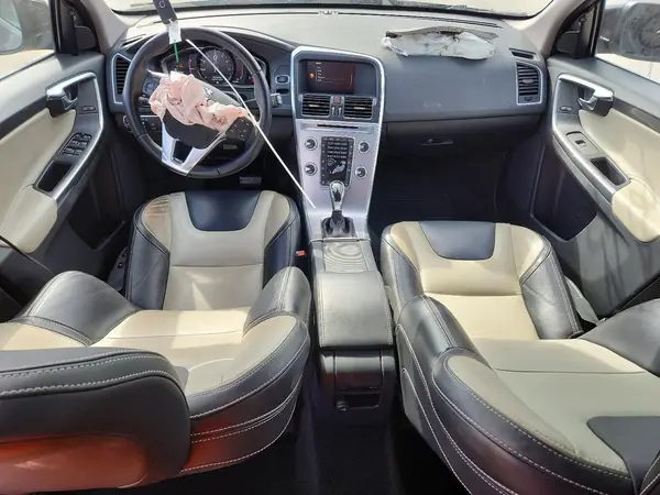 YV449MRR9H2065359 2017 VOLVO XC60 - Image 8