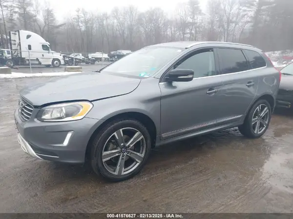 YV449MRR9H2109814 2017 VOLVO XC60 - Image 2