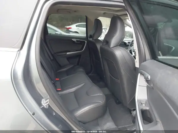 YV449MRR9H2196968 2017 VOLVO XC60 - Image 8