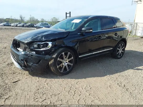 YV449MRR9H2223313 2017 VOLVO XC60 - Image 2