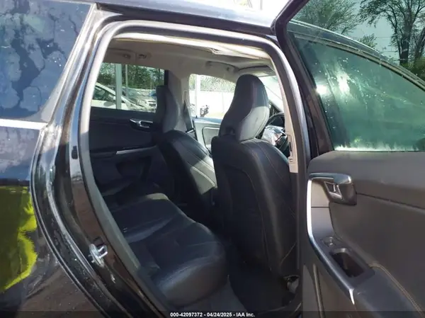 YV449MRR9H2223313 2017 VOLVO XC60 - Image 8