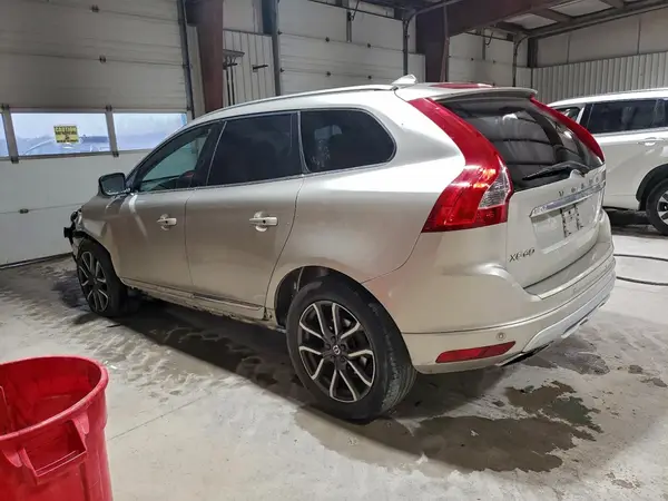 YV449MRRXH2017210 2017 VOLVO XC60 - Image 2