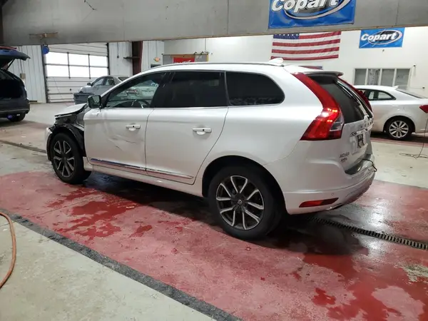 YV449MRRXH2065418 2017 VOLVO XC60 - Image 2