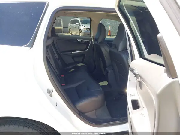 YV449MRRXH2125956 2017 VOLVO XC60 - Image 8