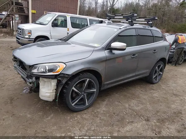 YV449MRS0G2869440 2016 VOLVO XC60 - Image 2
