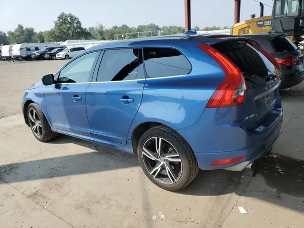 YV449MRS2H2019584 2017 VOLVO XC60 - Image 2