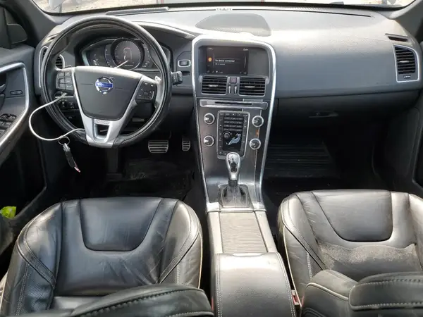 YV449MRS8H2035725 2017 VOLVO XC60 - Image 8