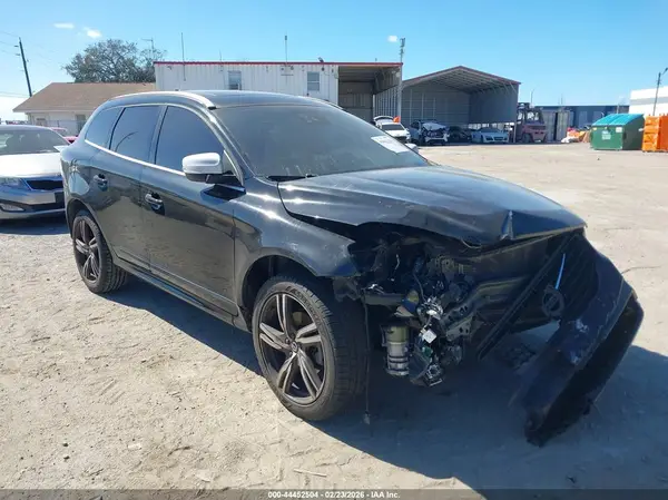 YV449MRS9H2041100 2017 VOLVO XC60 - Image 1
