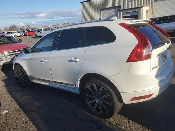 YV449MRU0H2013915 2017 VOLVO XC60 - Image 2