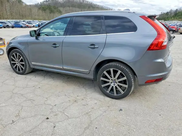 YV449MRU0H2032108 2017 VOLVO XC60 - Image 2