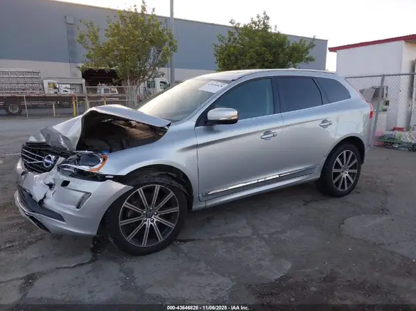 YV449MRU1H2114204 2017 VOLVO XC60 - Image 2