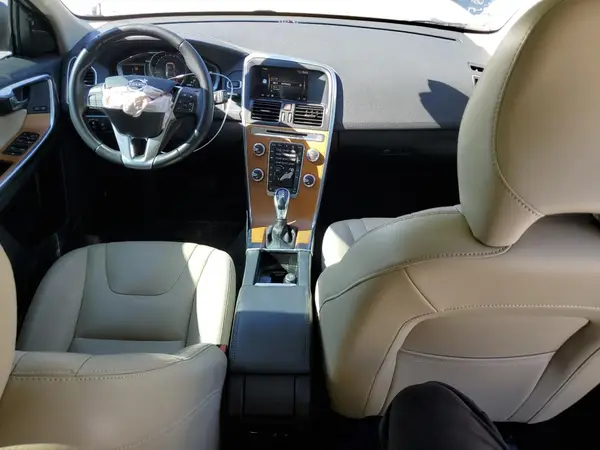 YV449MRU1H2124487 2017 VOLVO XC60 - Image 8