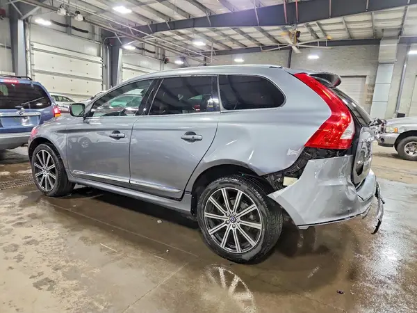YV449MRU1H2133111 2017 VOLVO XC60 - Image 2