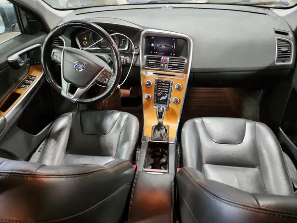 YV449MRU1H2133111 2017 VOLVO XC60 - Image 8