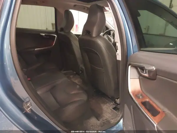 YV449MRU2H2079785 2017 VOLVO XC60 - Image 8