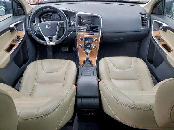 YV449MRU2H2121873 2017 VOLVO XC60 - Image 8