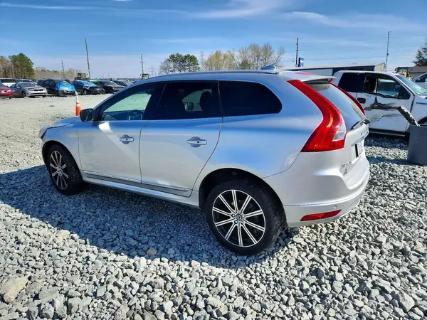 YV449MRU2H2123008 2017 VOLVO XC60 - Image 2