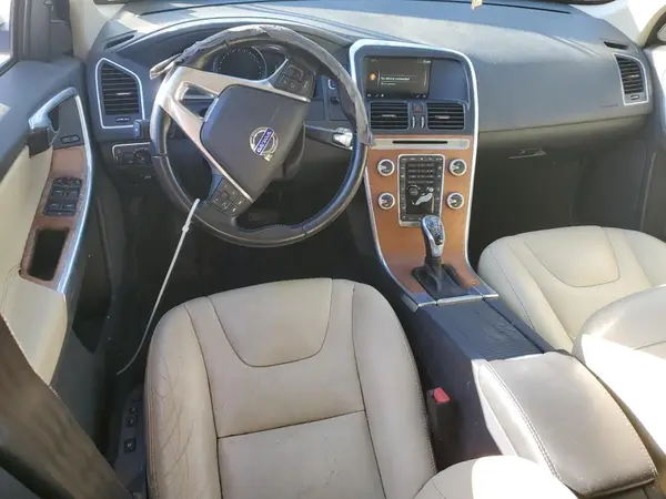 YV449MRU3H2024925 2017 VOLVO XC60 - Image 8