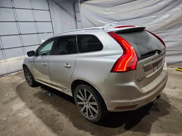 YV449MRU3H2115595 2017 VOLVO XC60 - Image 2
