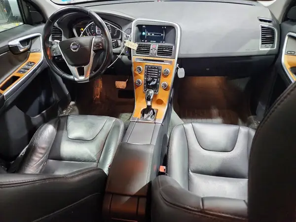 YV449MRU3H2115595 2017 VOLVO XC60 - Image 8