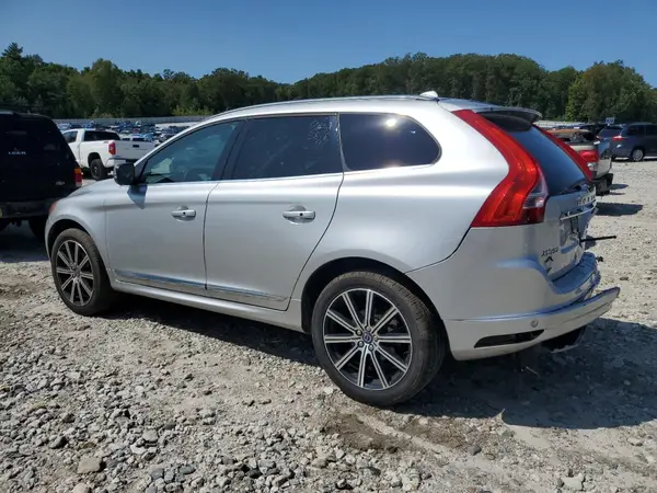 YV449MRU4H2097821 2017 VOLVO XC60 - Image 2
