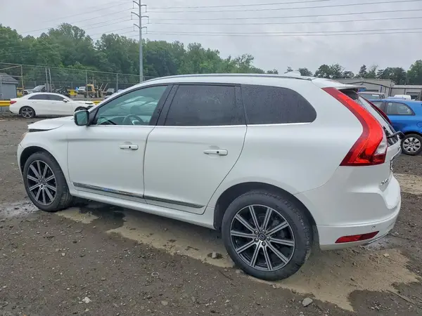 YV449MRU4H2126329 2017 VOLVO XC60 - Image 2