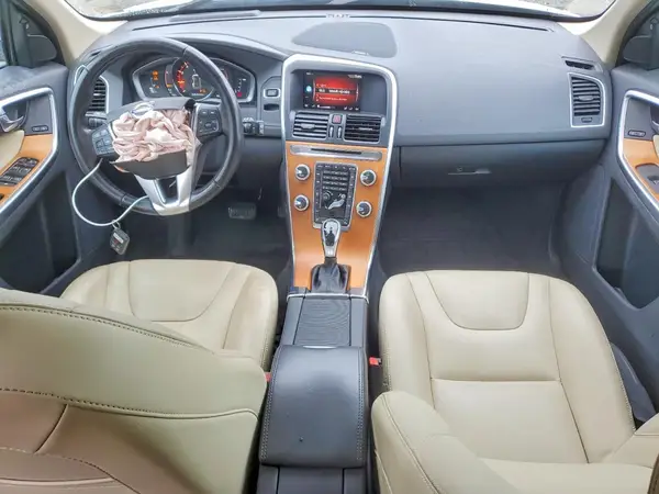 YV449MRU4H2126329 2017 VOLVO XC60 - Image 8