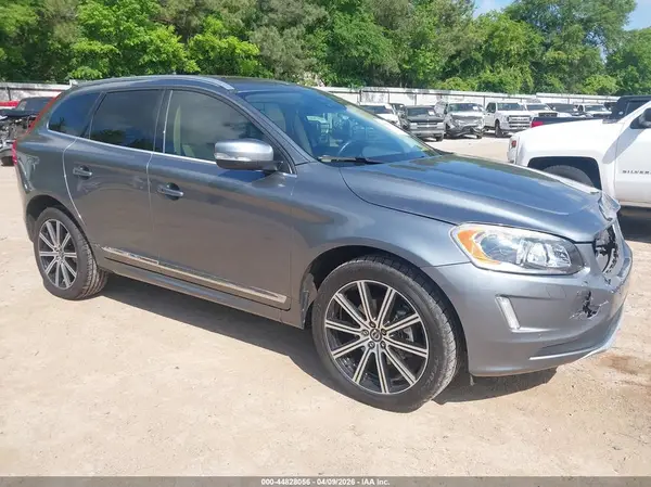 YV449MRU4H2173814 2017 VOLVO XC60 - Image 1