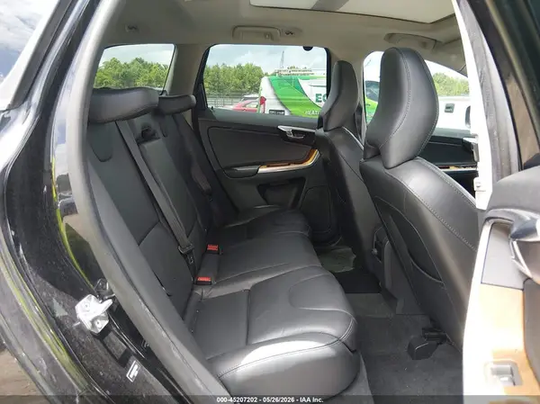 YV449MRU4H2215804 2017 VOLVO XC60 - Image 8